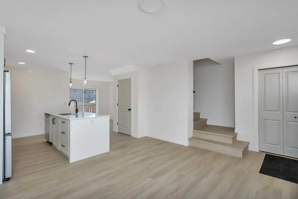 157 Athens Road Blackfalds AB T4M 0Y6