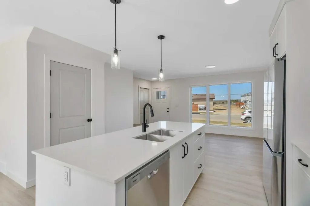 157 Athens Road Blackfalds AB T4M 0Y6