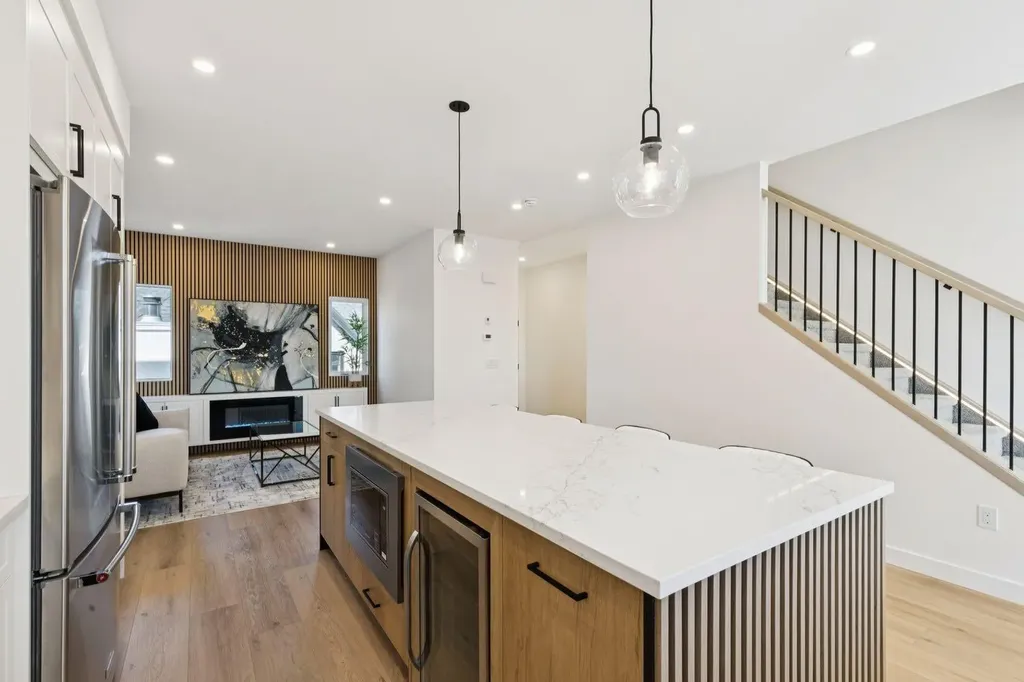 95 23 Street NW Calgary AB T2N 5E2