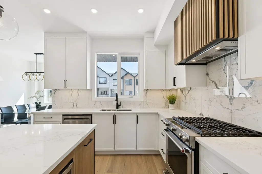 95 23 Street NW Calgary AB T2N 5E2