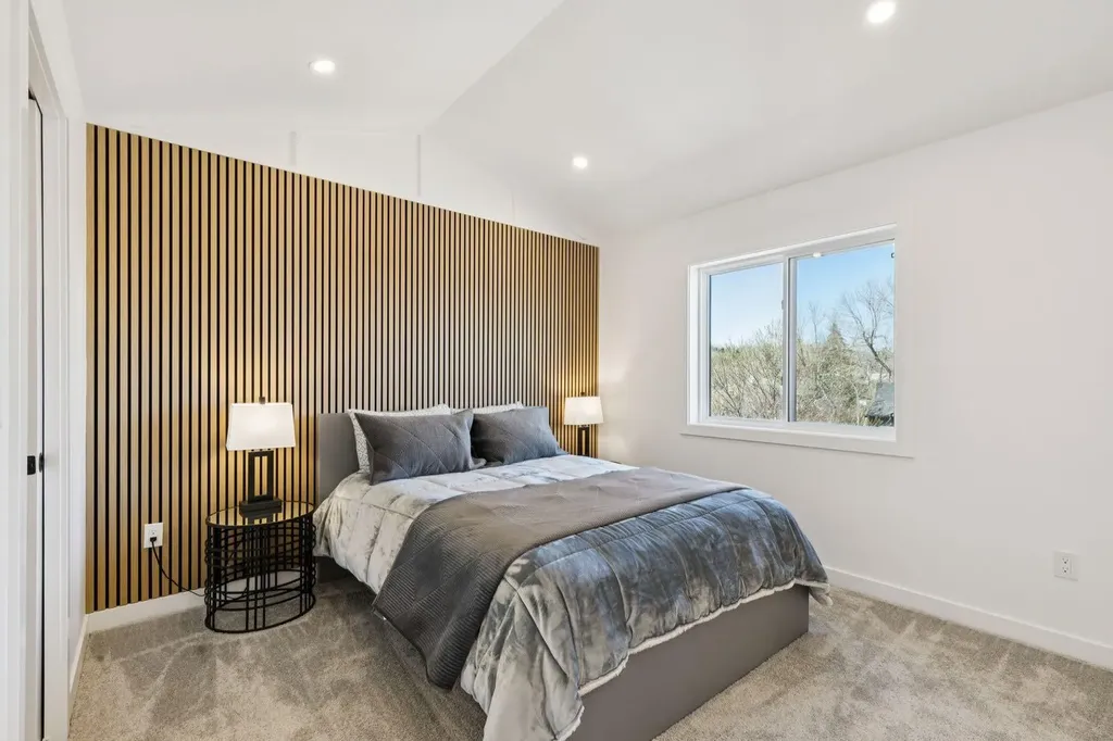 95 23 Street NW Calgary AB T2N 5E2