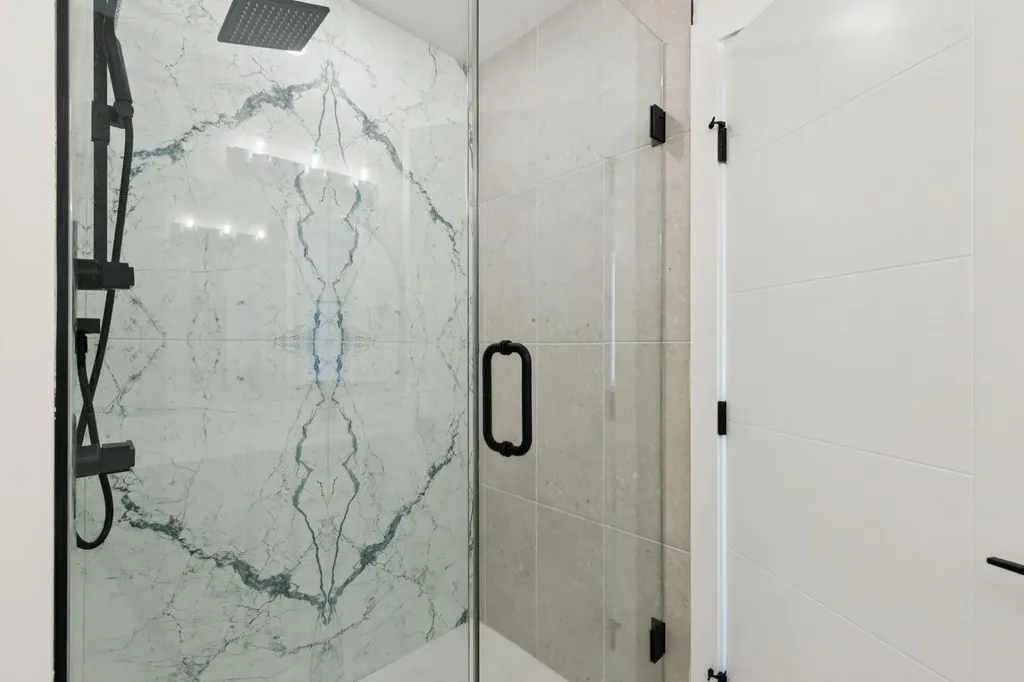 95 23 Street NW Calgary AB T2N 5E2
