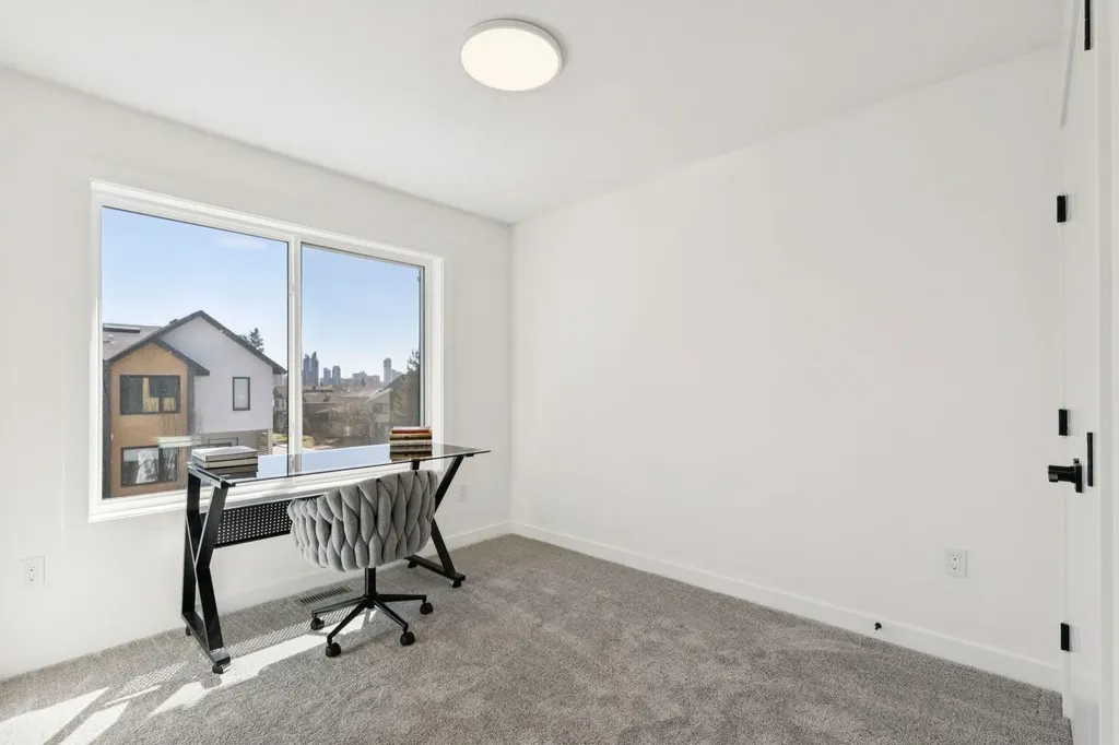 95 23 Street NW Calgary AB T2N 5E2