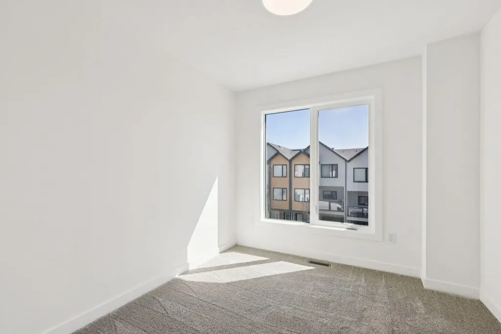95 23 Street NW Calgary AB T2N 5E2