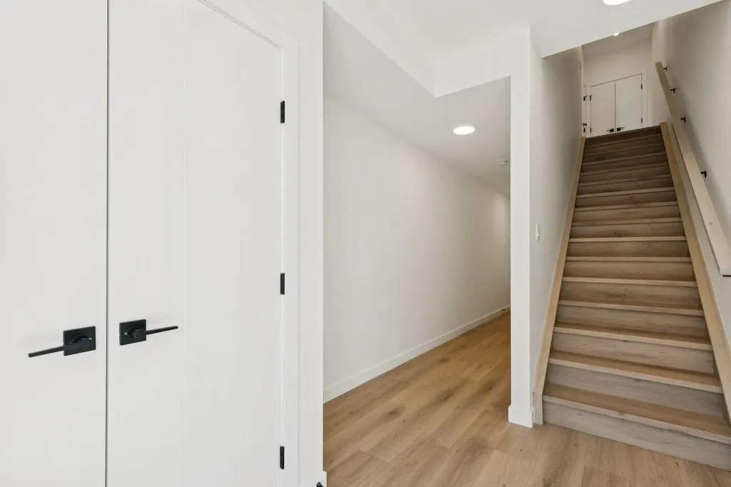 95 23 Street NW Calgary AB T2N 5E2