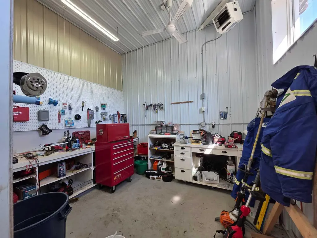462075 Range Road 33 Winfield AB T0C 2X0