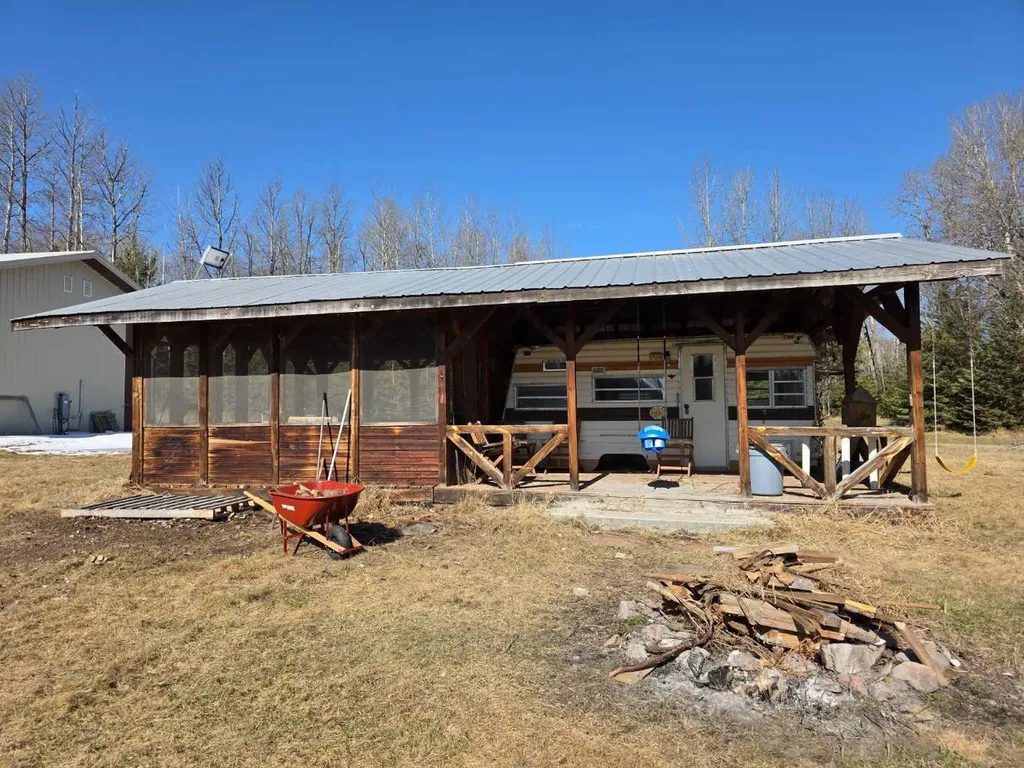 462075 Range Road 33 Winfield AB T0C 2X0