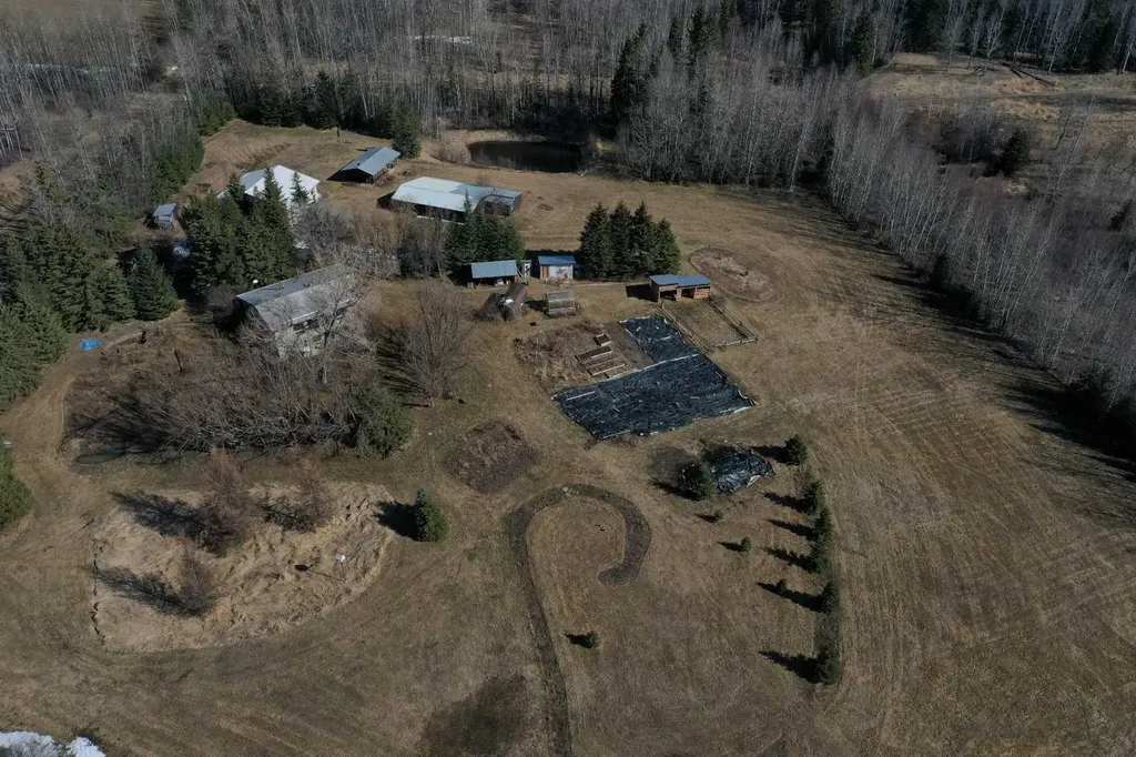 462075 Range Road 33 Winfield AB T0C 2X0