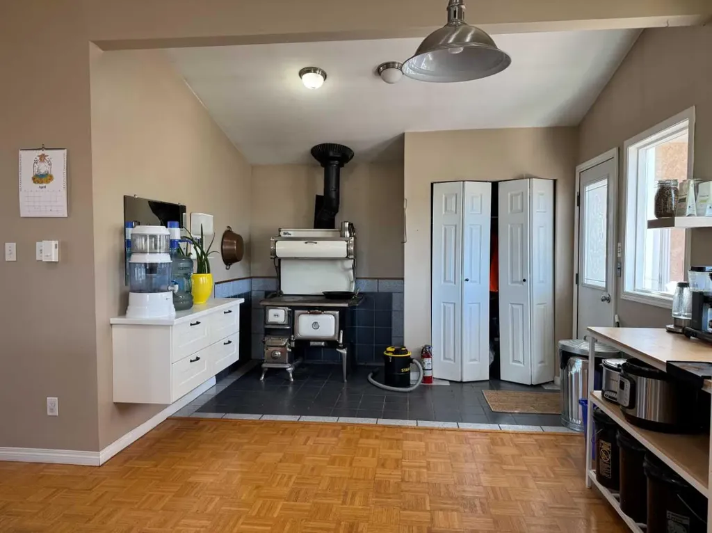 462075 Range Road 33 Winfield AB T0C 2X0