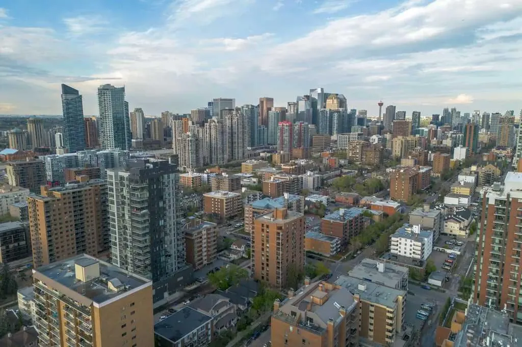 1314 15 Avenue SW Calgary AB T3C 0X7