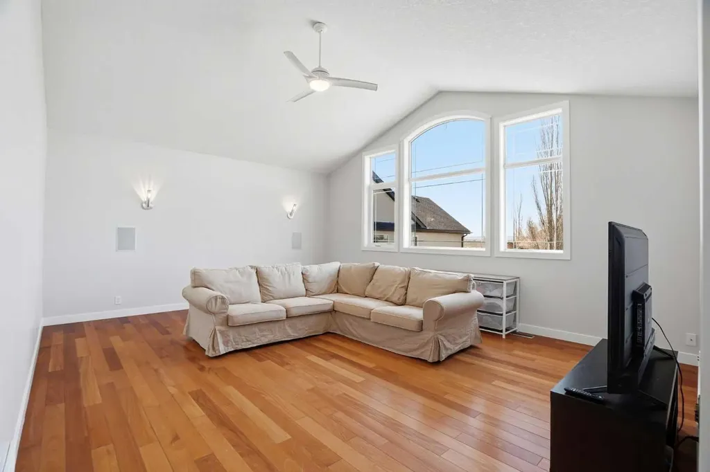 135 Cranleigh View SE Calgary AB T3M 0A2
