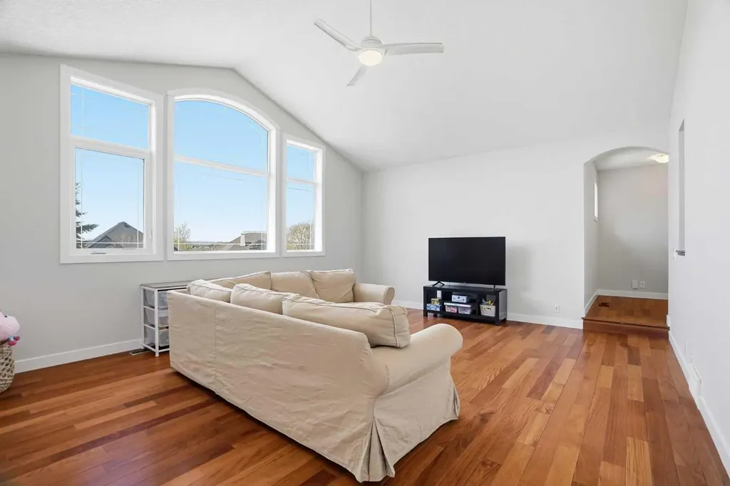 135 Cranleigh View SE Calgary AB T3M 0A2