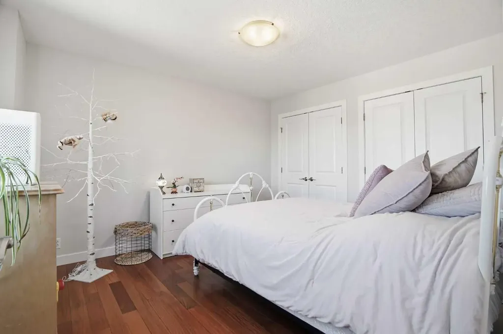 135 Cranleigh View SE Calgary AB T3M 0A2
