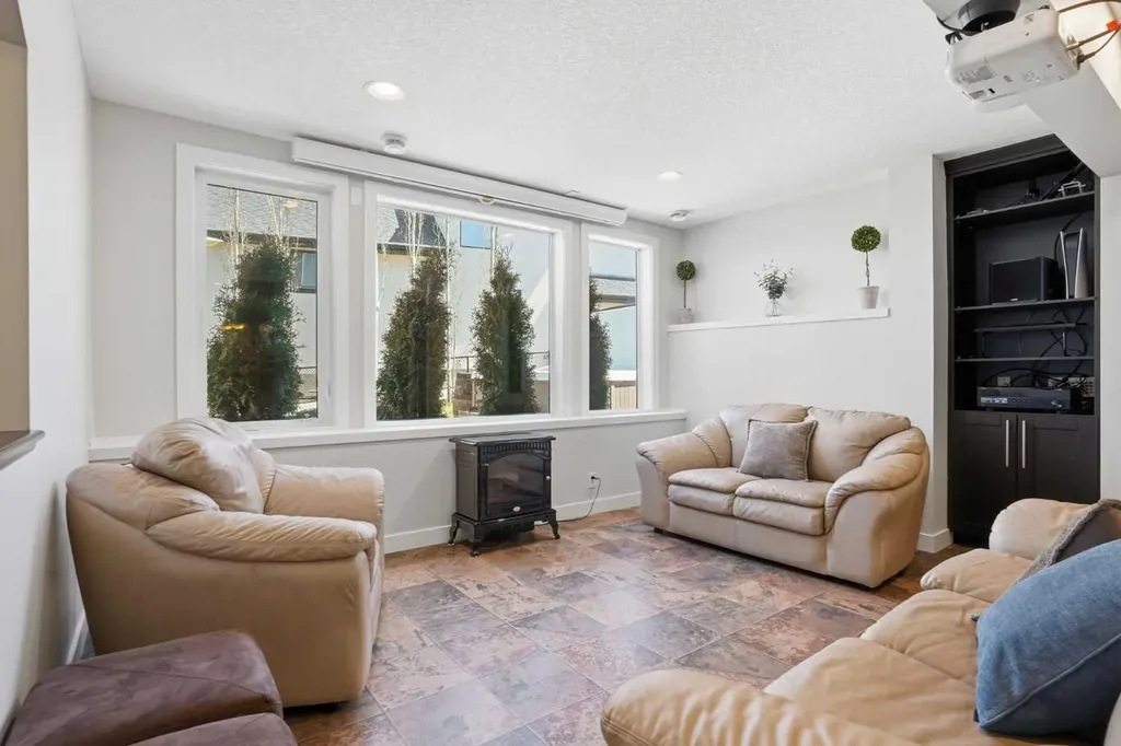 135 Cranleigh View SE Calgary AB T3M 0A2