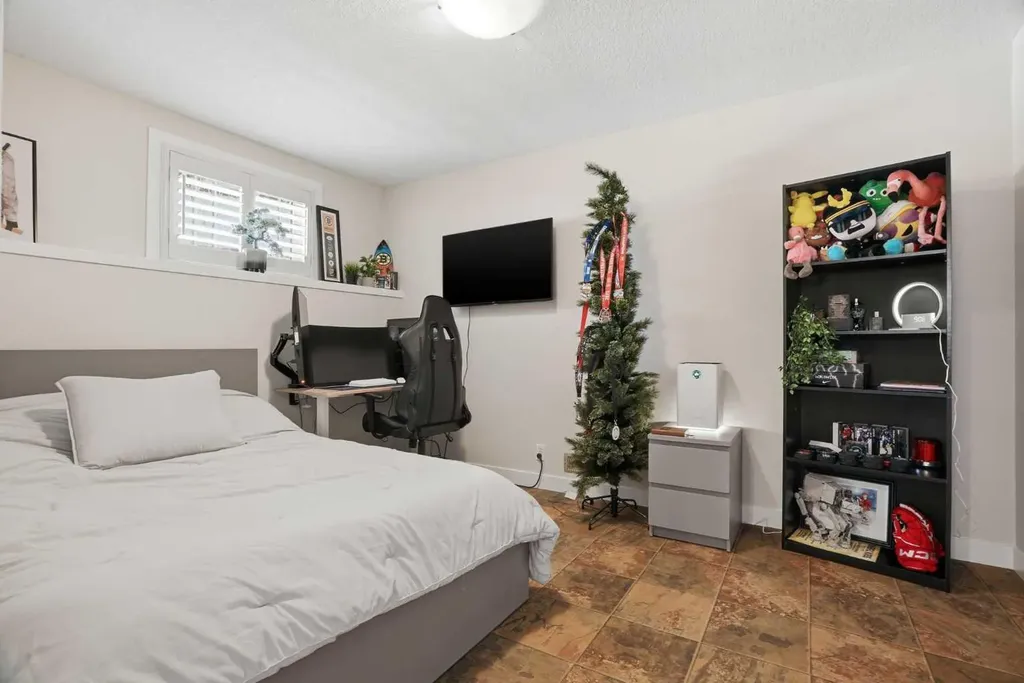 135 Cranleigh View SE Calgary AB T3M 0A2