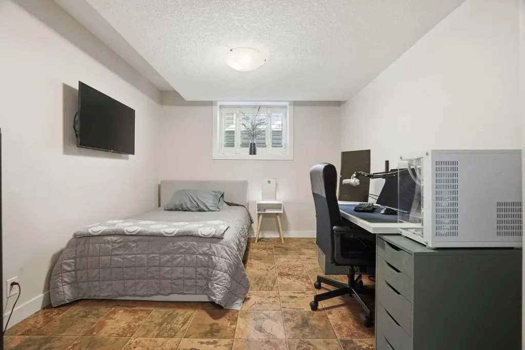 135 Cranleigh View SE Calgary AB T3M 0A2