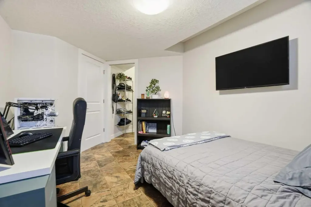 135 Cranleigh View SE Calgary AB T3M 0A2