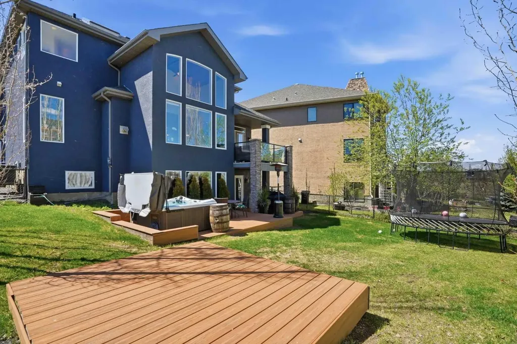 135 Cranleigh View SE Calgary AB T3M 0A2