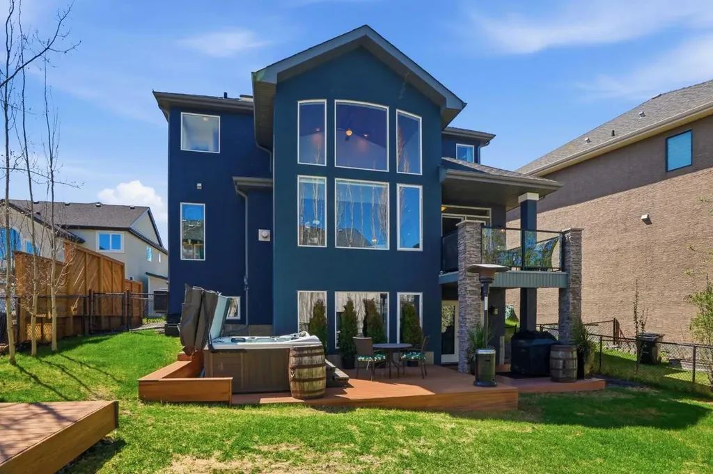 135 Cranleigh View SE Calgary AB T3M 0A2