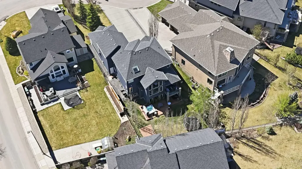 135 Cranleigh View SE Calgary AB T3M 0A2