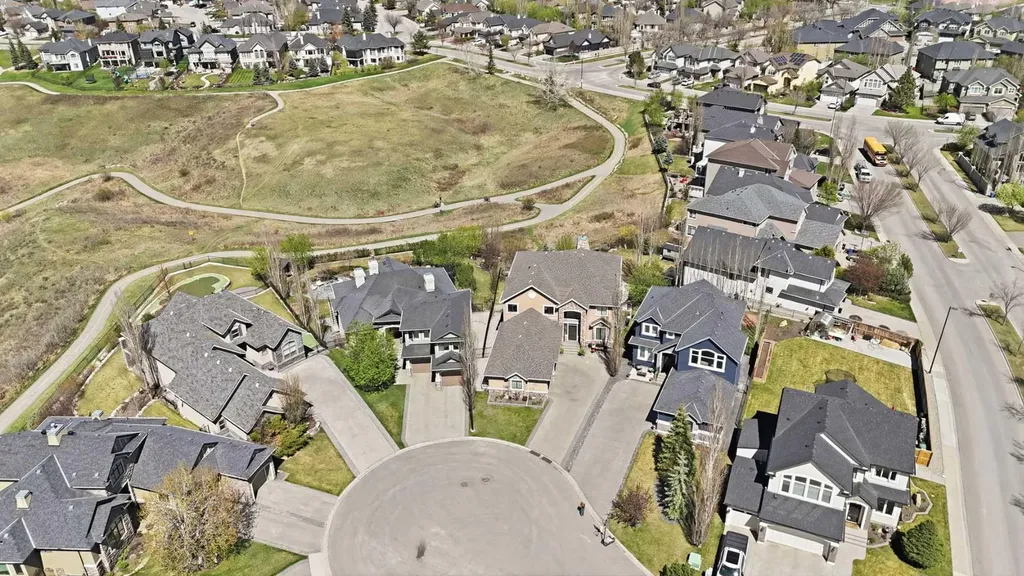 135 Cranleigh View SE Calgary AB T3M 0A2