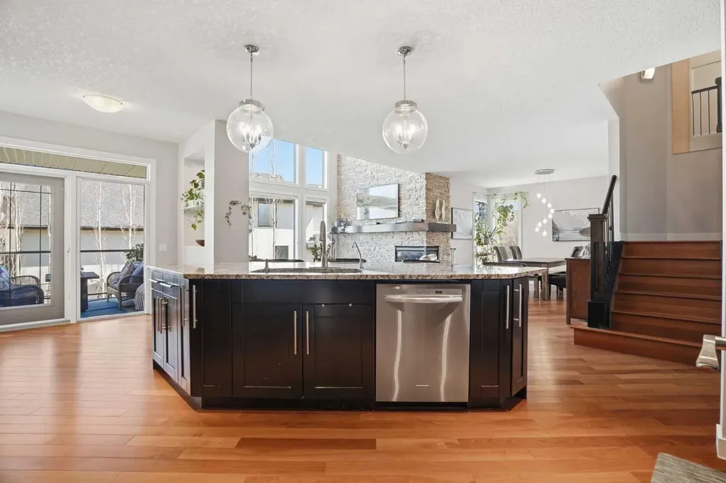 135 Cranleigh View SE Calgary AB T3M 0A2