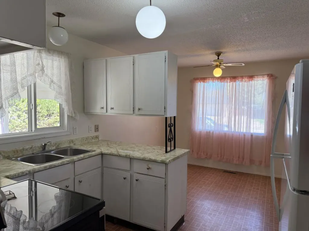 232 Rubie Crescent Nobleford AB T0L 1S0