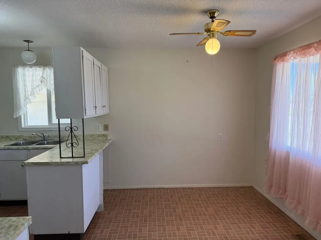 232 Rubie Crescent Nobleford AB T0L 1S0