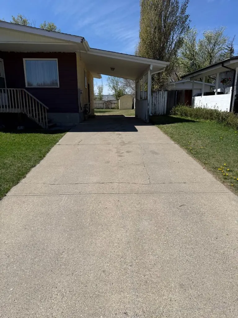 232 Rubie Crescent Nobleford AB T0L 1S0