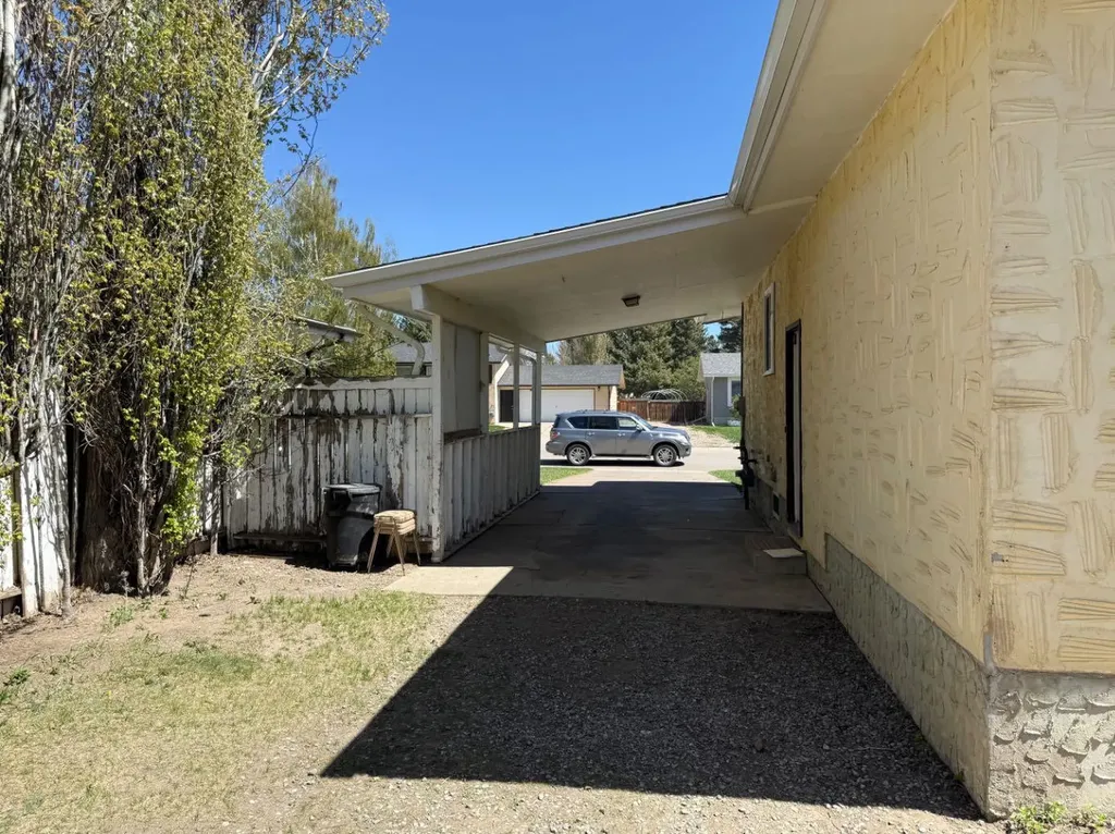 232 Rubie Crescent Nobleford AB T0L 1S0