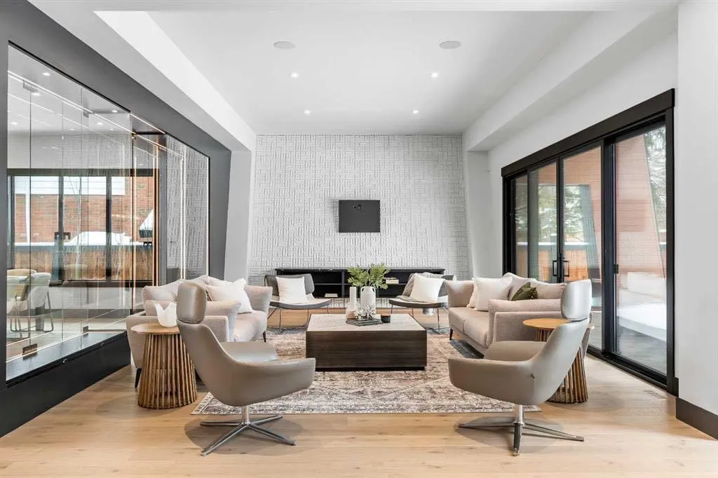 1016 Beverley Boulevard SW Calgary AB T2V 2C5