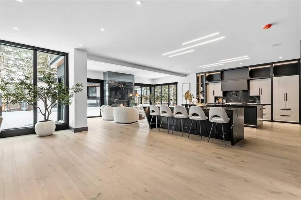 1016 Beverley Boulevard SW Calgary AB T2V 2C5