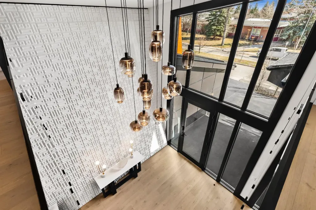 1016 Beverley Boulevard SW Calgary AB T2V 2C5
