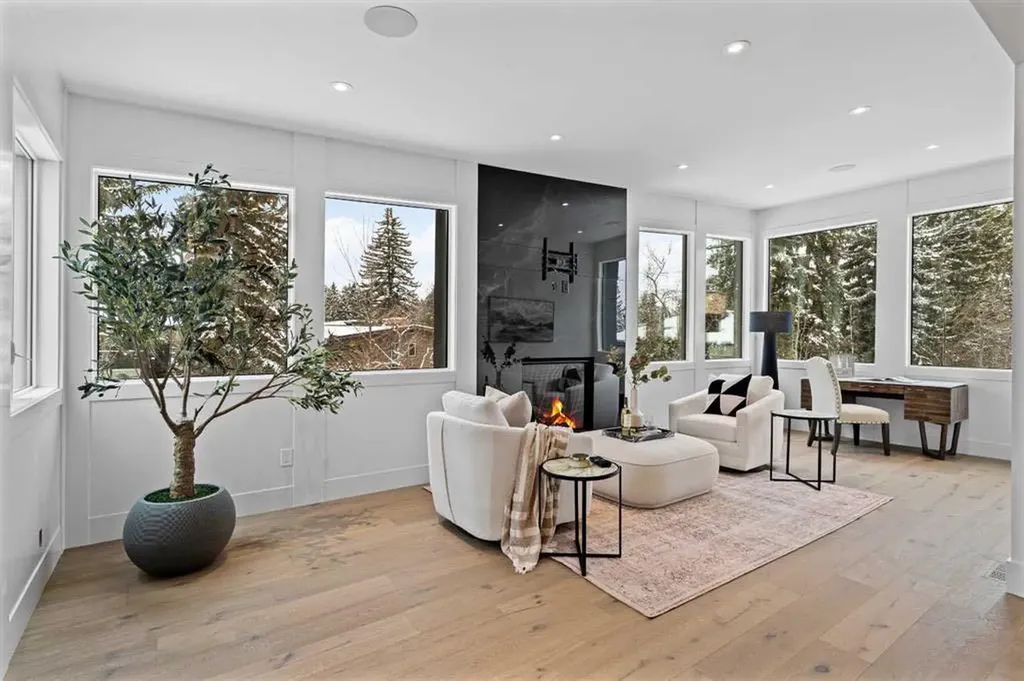 1016 Beverley Boulevard SW Calgary AB T2V 2C5