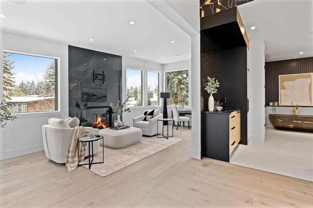1016 Beverley Boulevard SW Calgary AB T2V 2C5