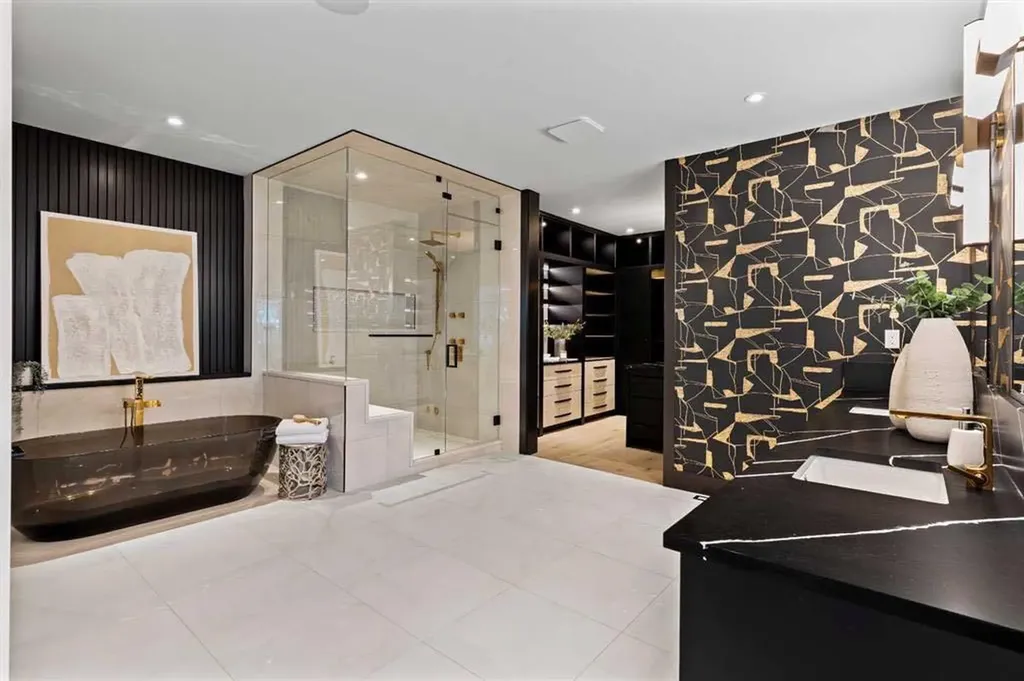 1016 Beverley Boulevard SW Calgary AB T2V 2C5