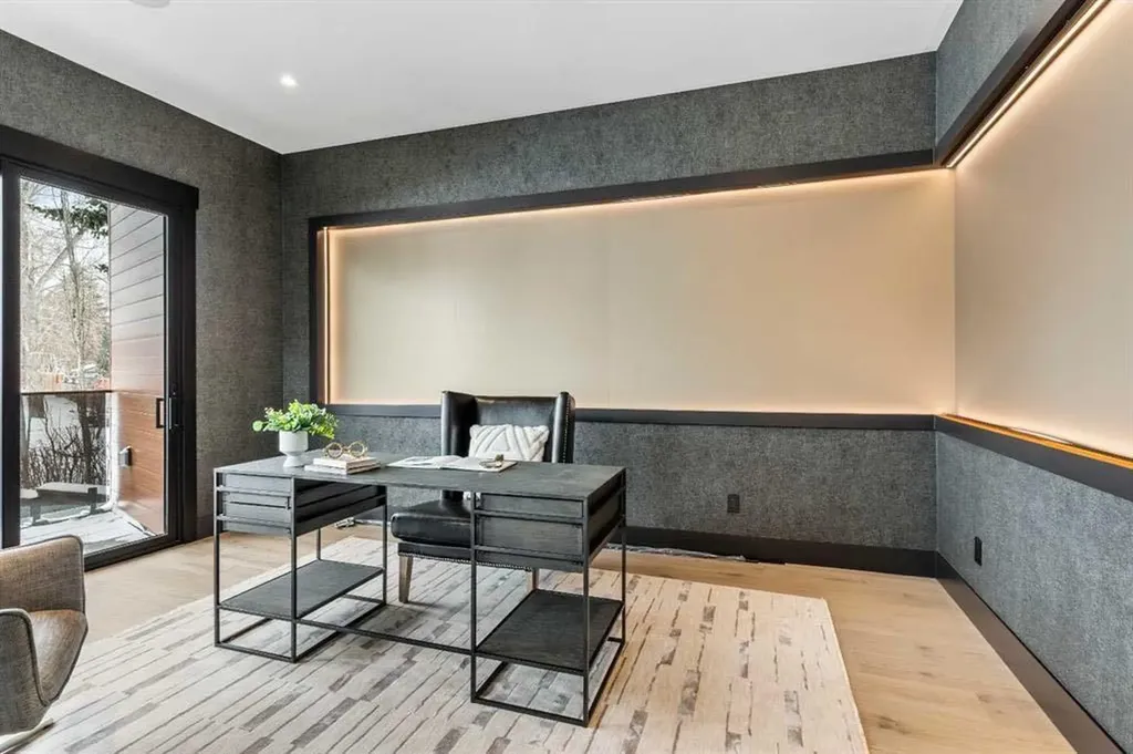 1016 Beverley Boulevard SW Calgary AB T2V 2C5