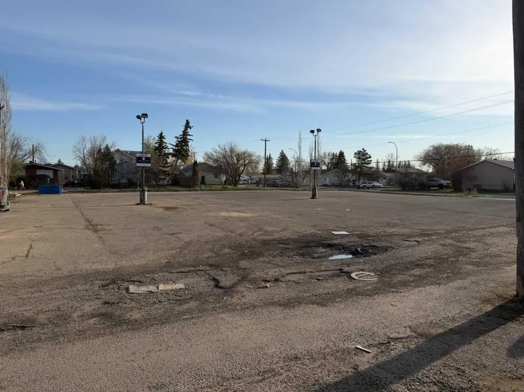 10508 100 Avenue Grande Prairie AB T8V 0V9