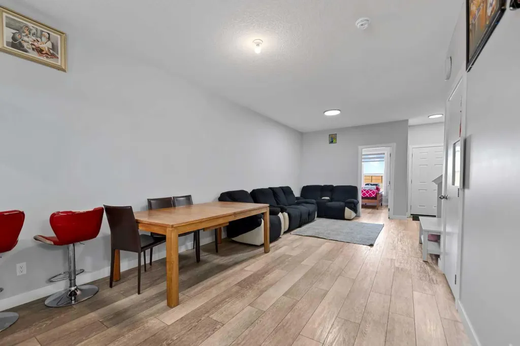 123 Corner Glen Drive NE Calgary AB T3N 2T4