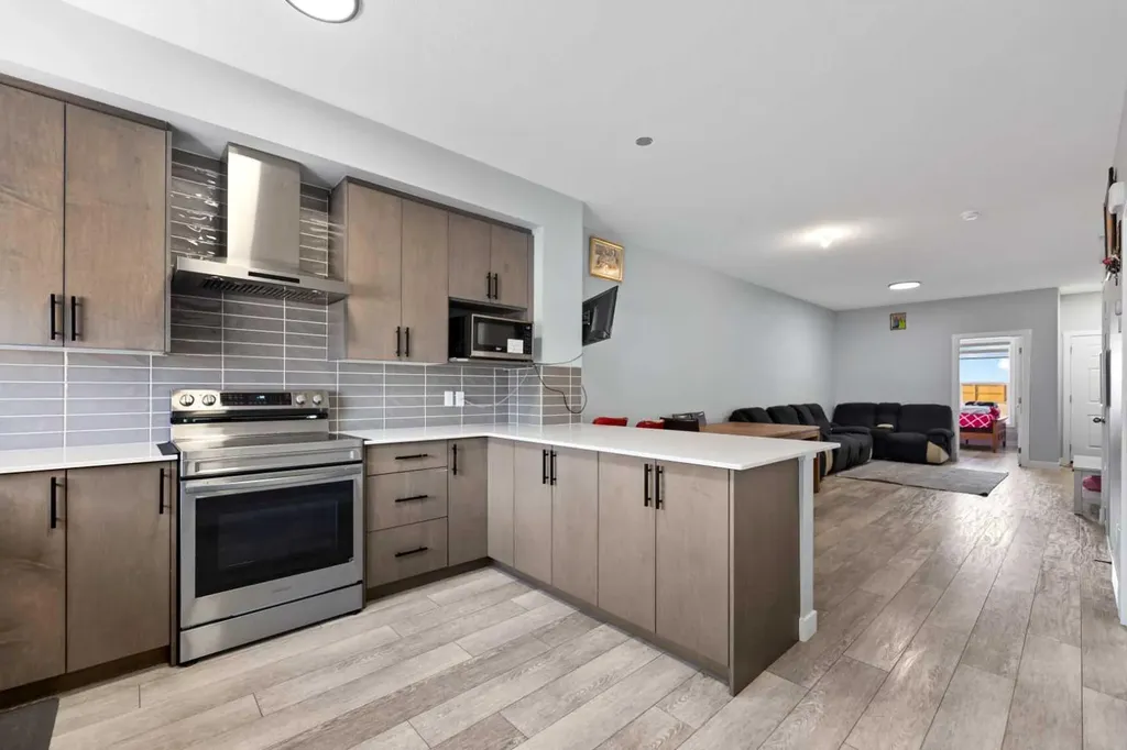 123 Corner Glen Drive NE Calgary AB T3N 2T4