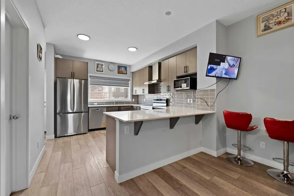123 Corner Glen Drive NE Calgary AB T3N 2T4