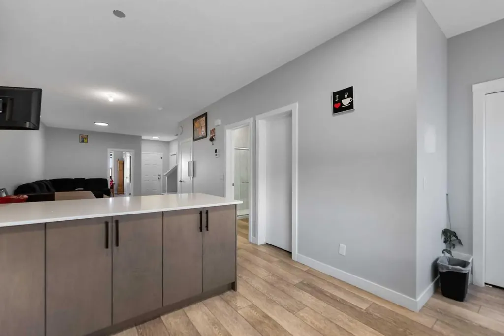 123 Corner Glen Drive NE Calgary AB T3N 2T4