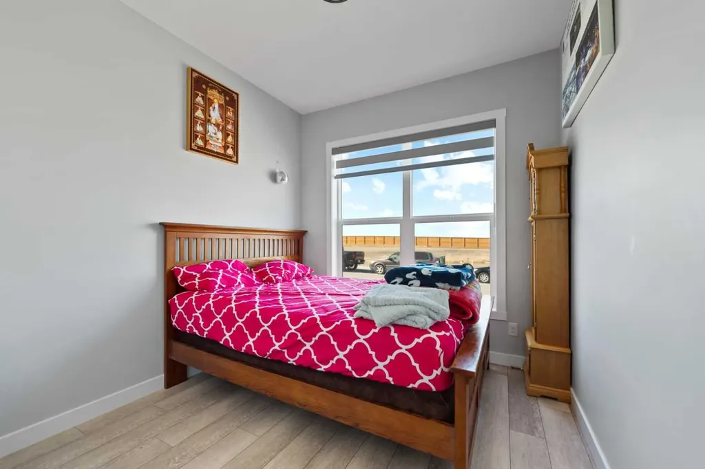 123 Corner Glen Drive NE Calgary AB T3N 2T4