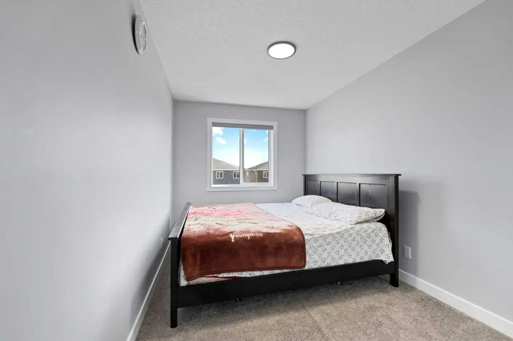 123 Corner Glen Drive NE Calgary AB T3N 2T4