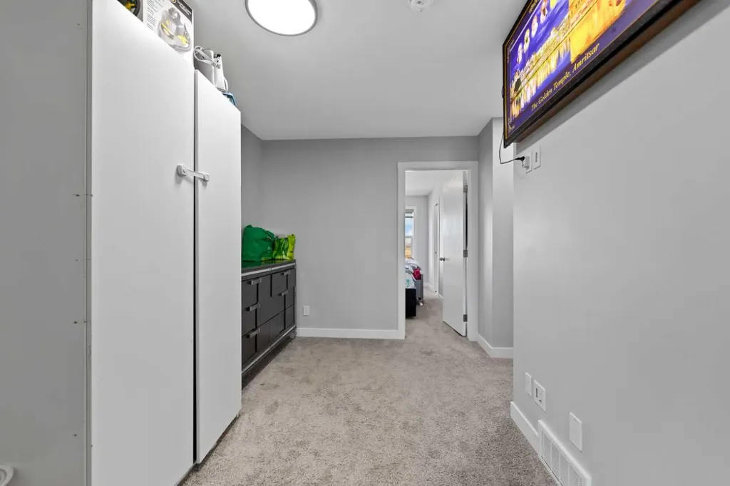 123 Corner Glen Drive NE Calgary AB T3N 2T4