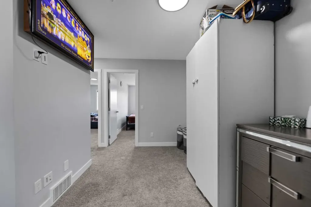 123 Corner Glen Drive NE Calgary AB T3N 2T4