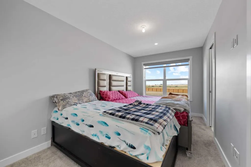 123 Corner Glen Drive NE Calgary AB T3N 2T4