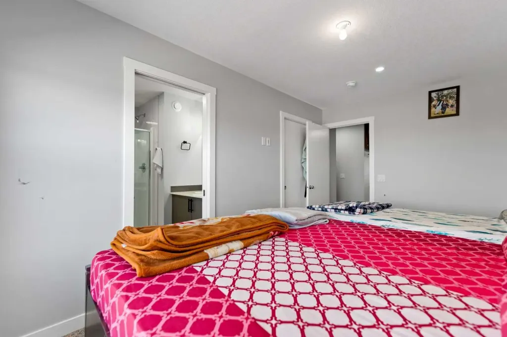 123 Corner Glen Drive NE Calgary AB T3N 2T4