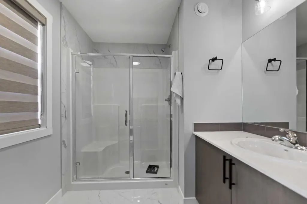 123 Corner Glen Drive NE Calgary AB T3N 2T4