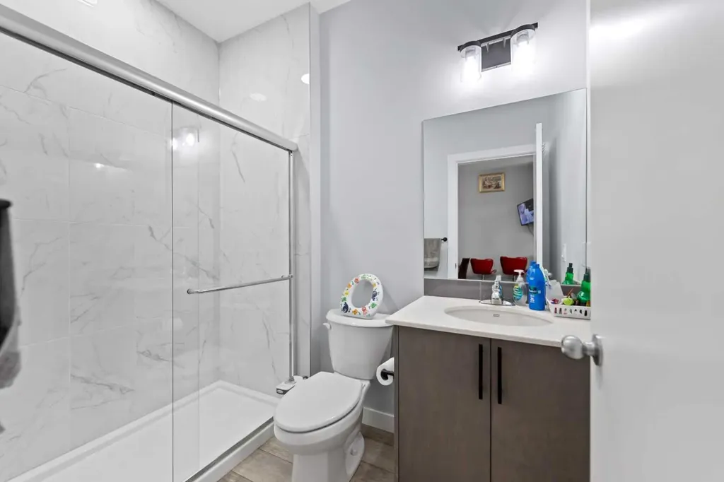 123 Corner Glen Drive NE Calgary AB T3N 2T4